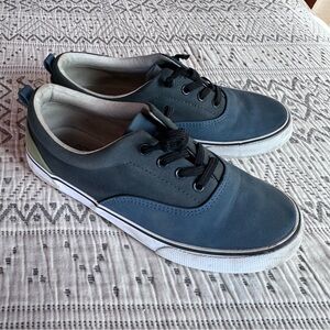 Art Class Sneakers Kids Sz 4